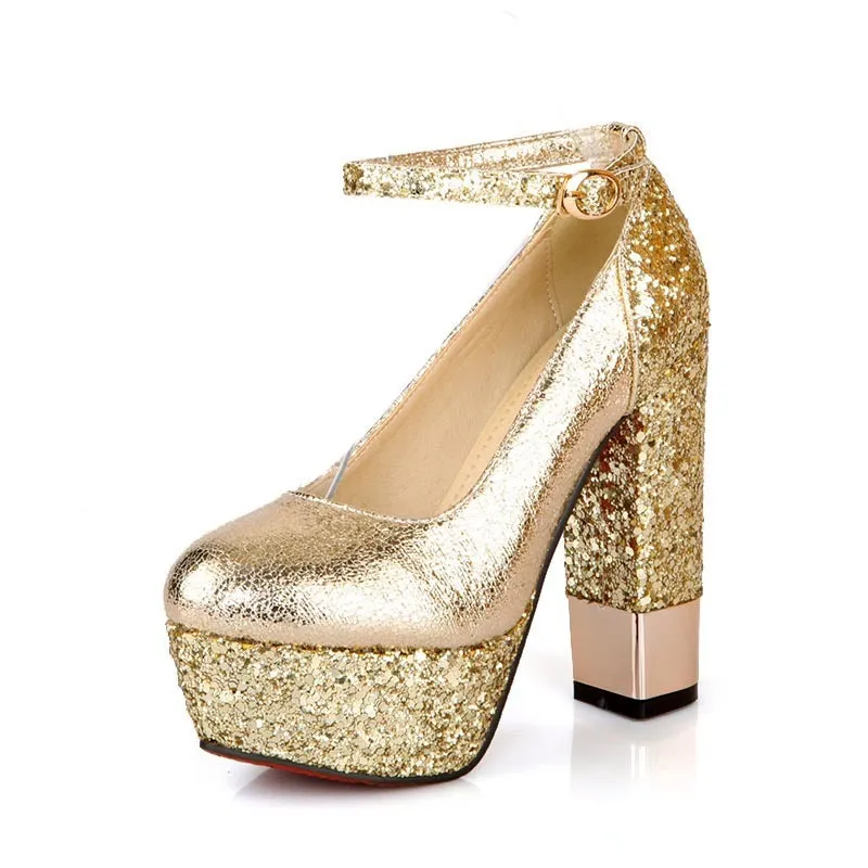 Audrey  Retro Plateau-Schuhe mit Schnalle aus veganem Lackleder